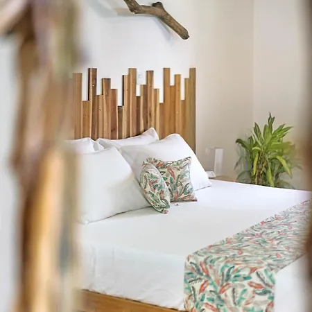 Drift Away Lodge Cr